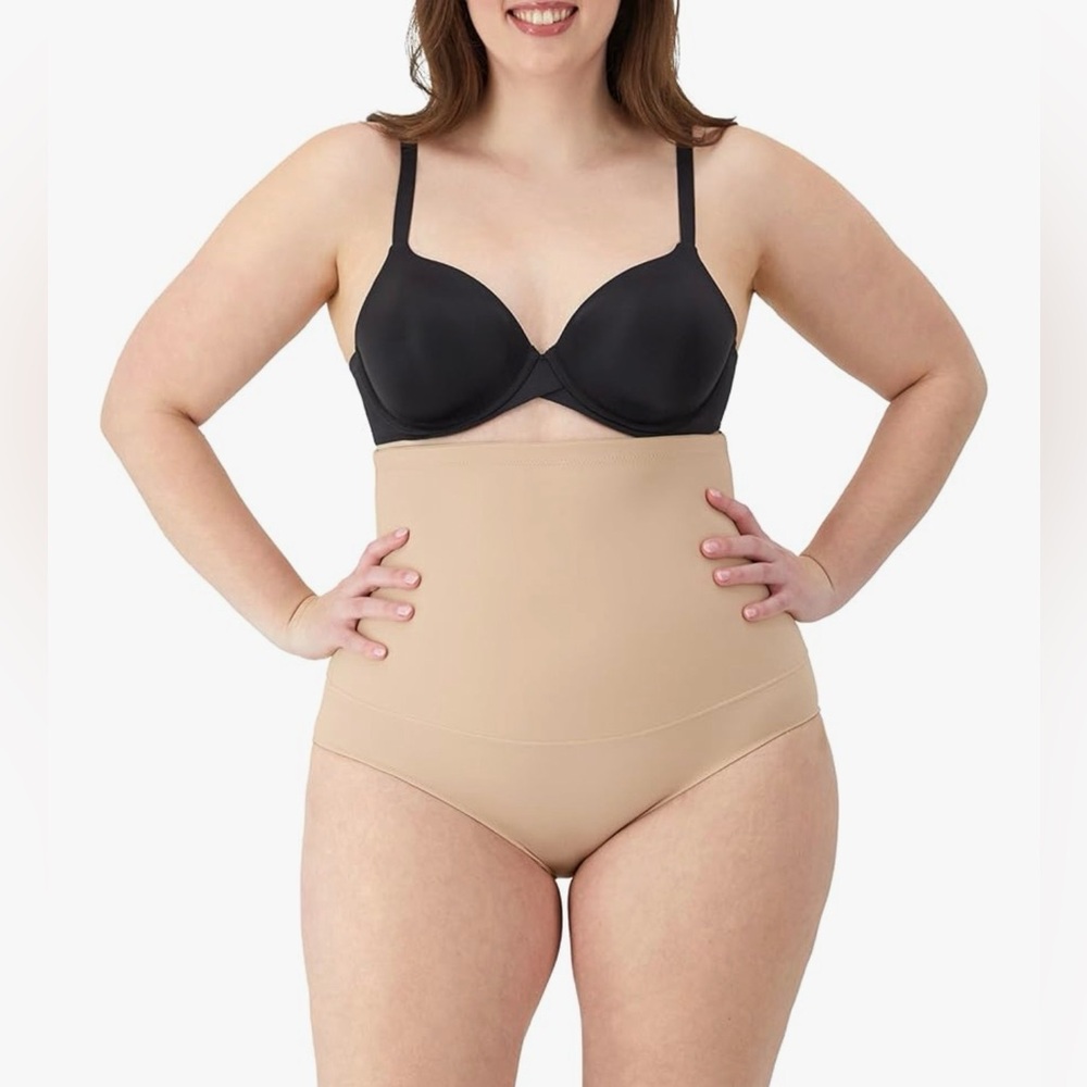 Maidenform Women’s High-Waist Shaping Brief in Nude, Firm Shapewear,Size(M).R14B